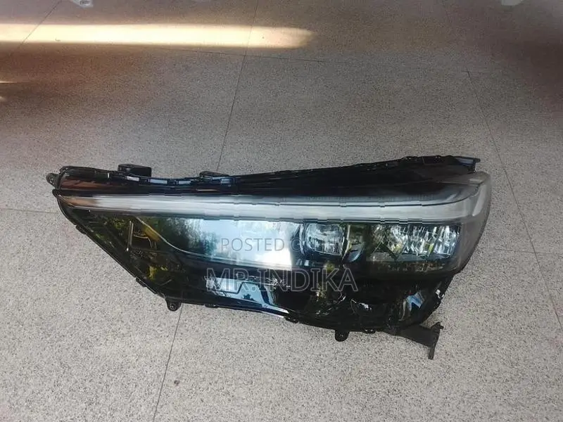 Honda vezel RV 5 j 8 head light