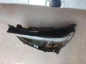 Honda vezel RV 5 j 8 head light