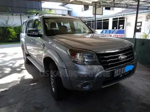 Ford Everest 2011