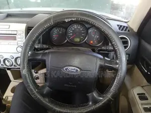 Ford Everest 2011