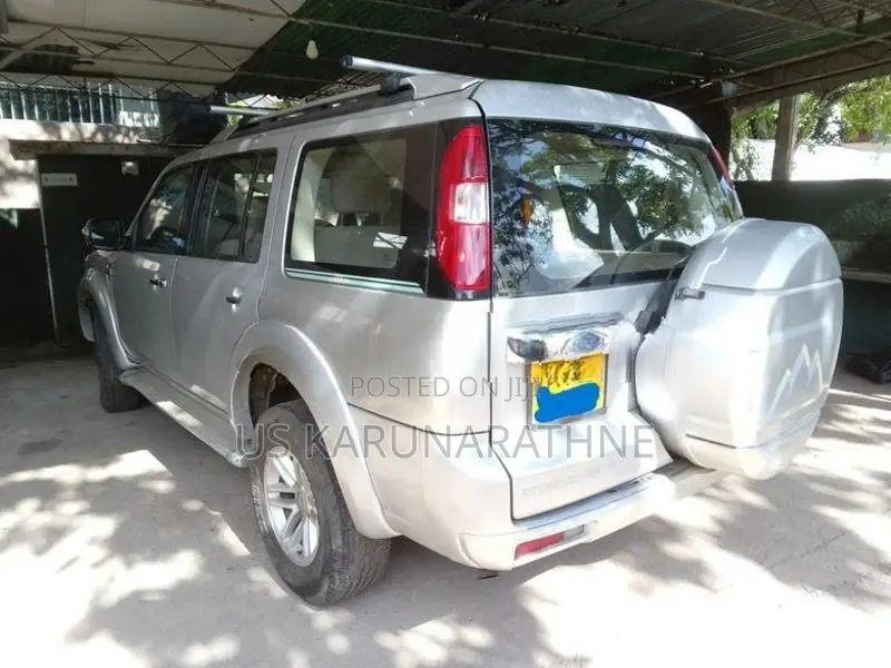 Ford Everest 2011