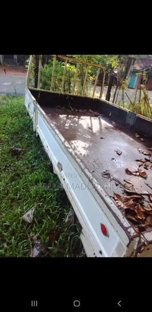ලොරි තට්ටුවක්