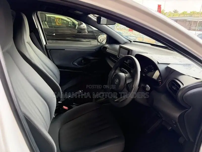 Toyota Yaris X Grade 2024