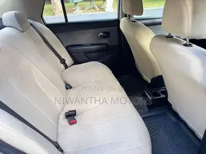 Nissan Tiida Latio 2010