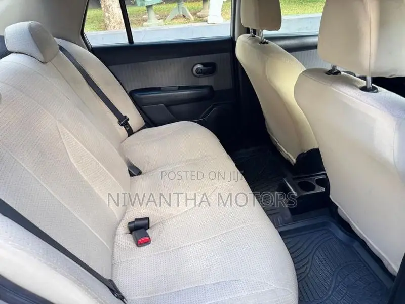 Nissan Tiida Latio 2010