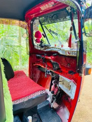 Bajaj RE 2005