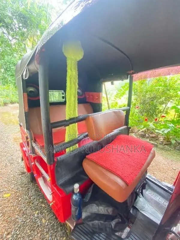 Bajaj RE 2005