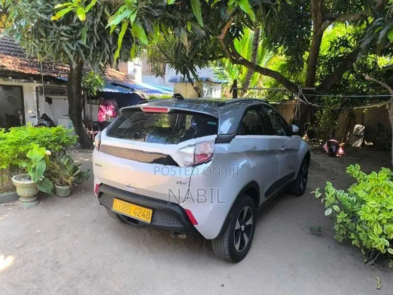 Tata Nexon XZA+ 2018
