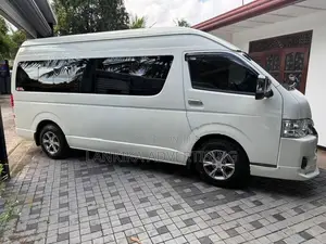 Toyota GDH HIGH ROOF 2023