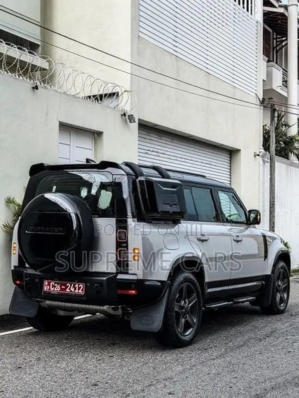 Land Rover Defender P300 X DYNAMIC SE 7S 2026