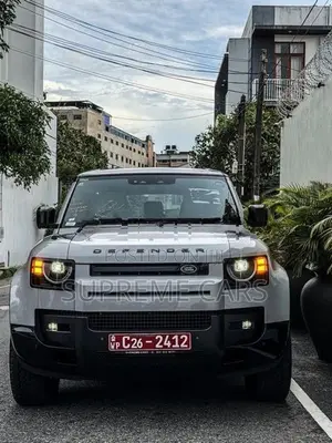 Land Rover Defender P300 X DYNAMIC SE 7S 2026