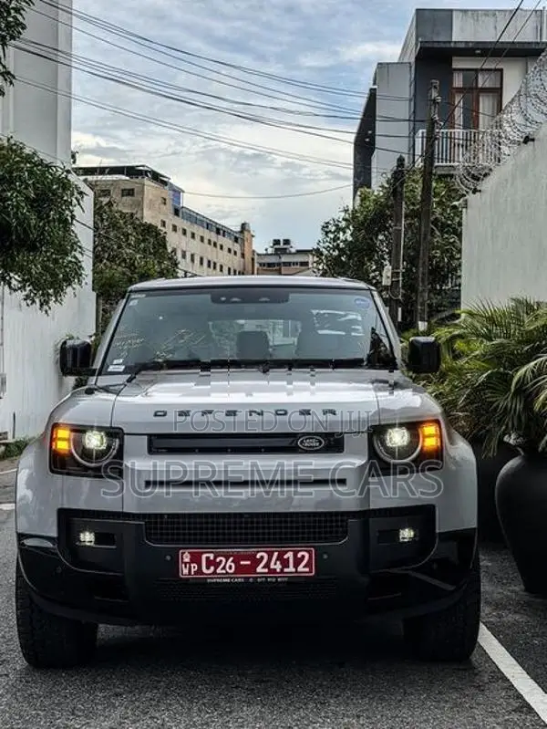 Land Rover Defender P300 X DYNAMIC SE 7S 2026