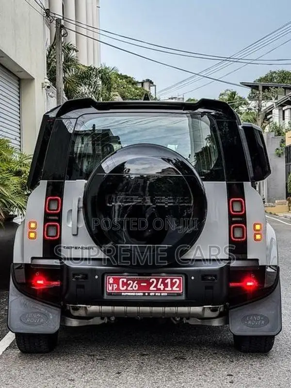 Land Rover Defender P300 X DYNAMIC SE 7S 2026