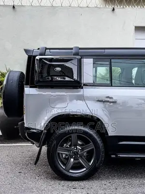 Land Rover Defender P300 X DYNAMIC SE 7S 2026