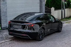 Tesla Model 3 Highlander 2024