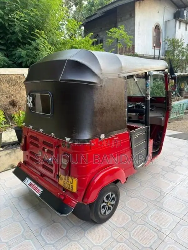 Bajaj RE Twin Plug 2014