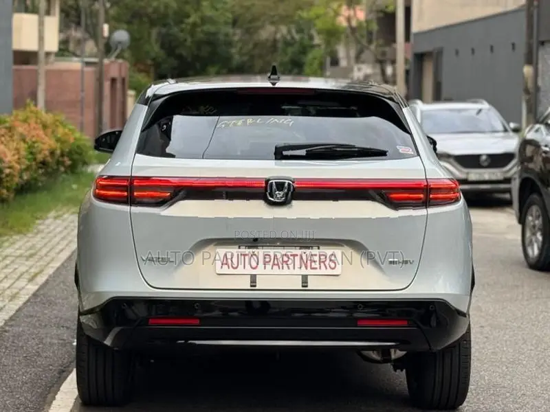 Honda Vezel Z Play MOONROOF 2026