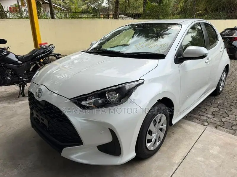 Toyota Yaris X Grade 2025