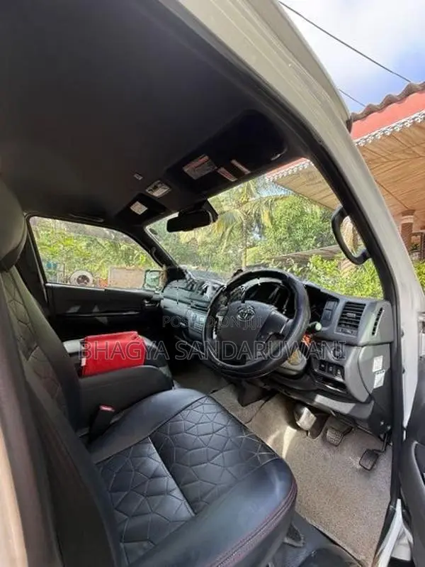 Toyota KDH GL 2019