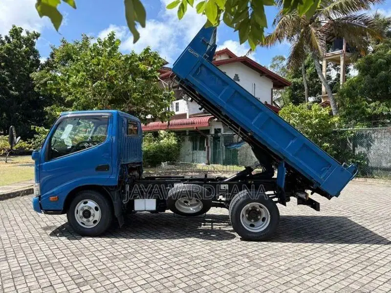 Hino Dutro XZU630T DUMP TIPPER 2018