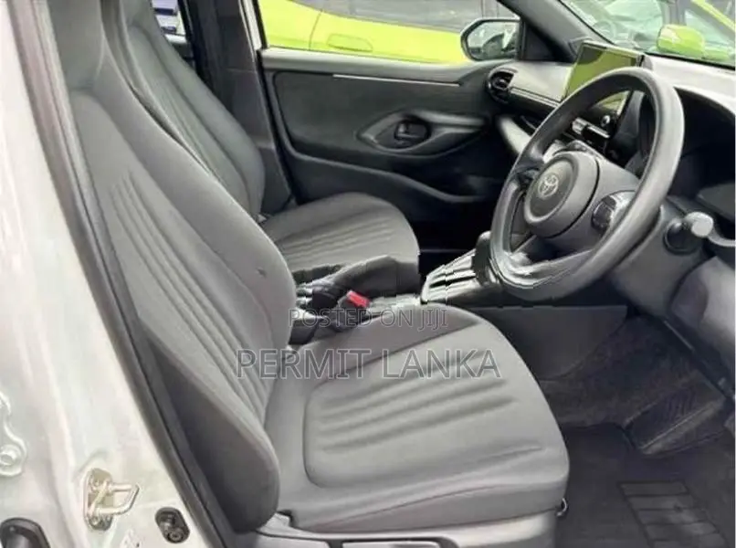 Toyota Yaris G LED Package 2025