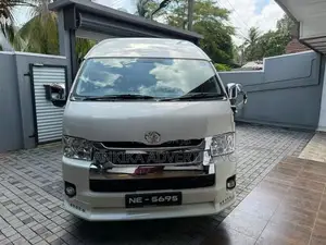 Toyota GDH HIGH ROOF 2023