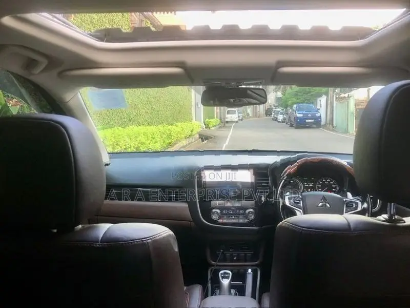 Mitsubishi Outlander Navi Premium Plus 2016