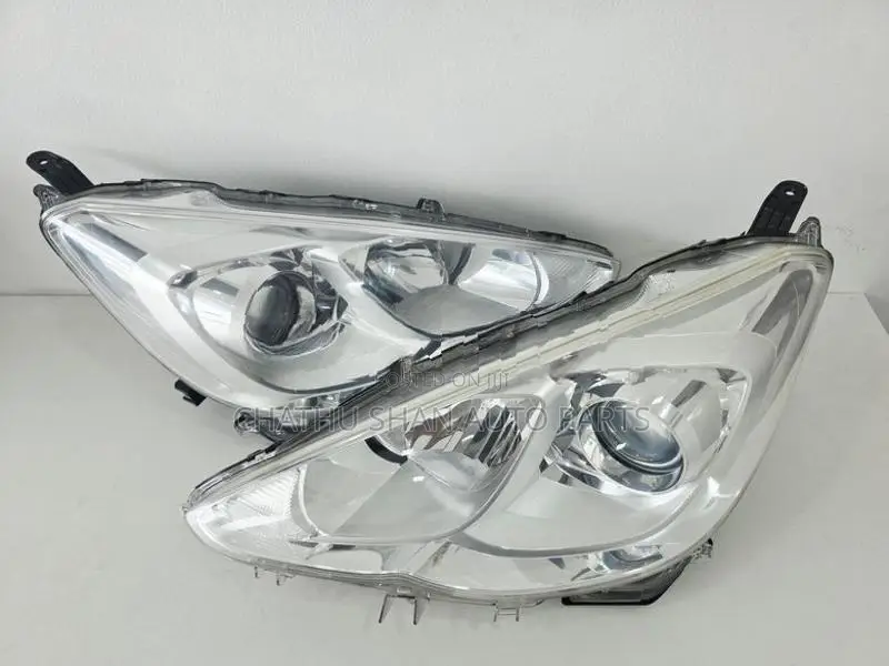 toyota aqua headlight