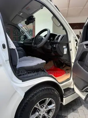 Toyota GDH HIGH ROOF 2023
