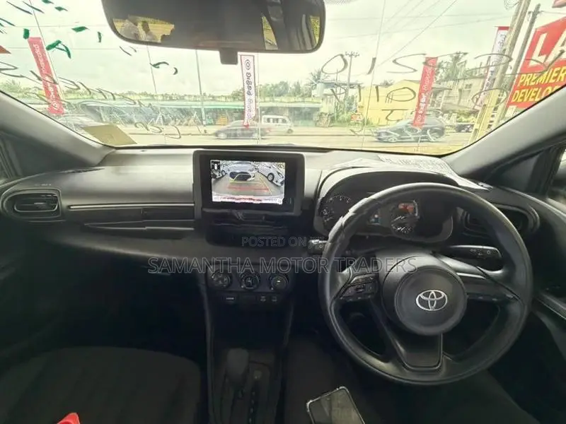 Toyota Yaris X Grade 2024