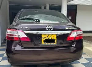 Toyota Premio 2013