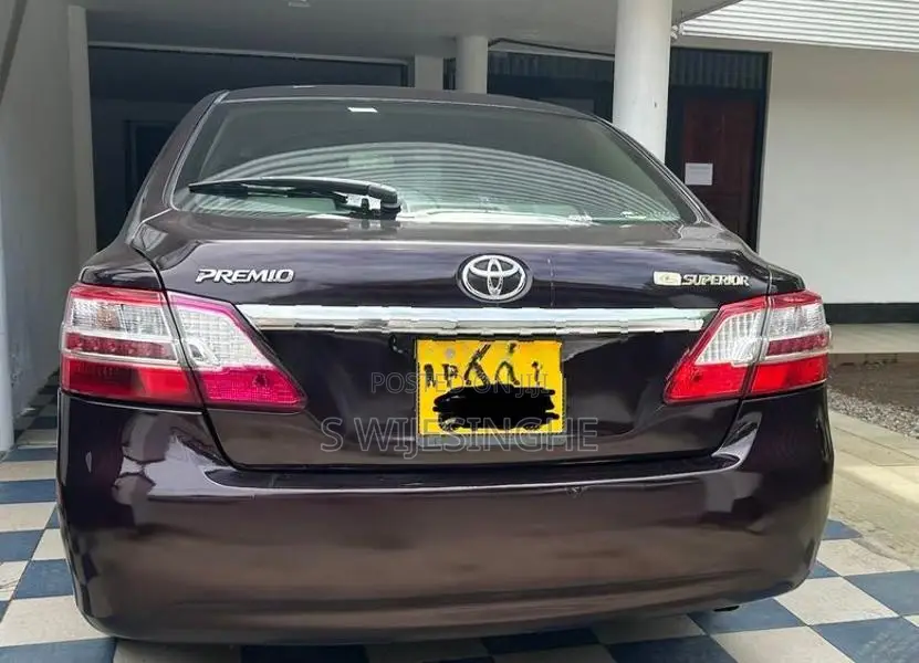 Toyota Premio 2013