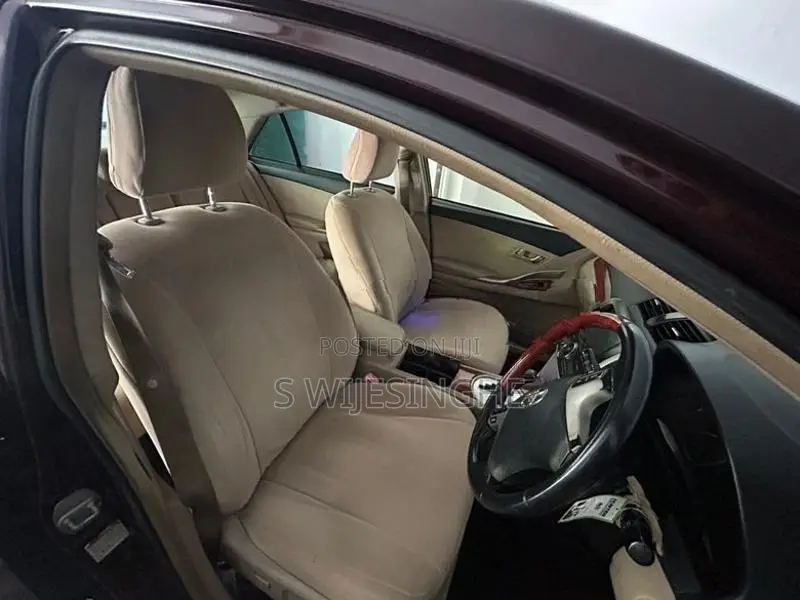 Toyota Premio 2013