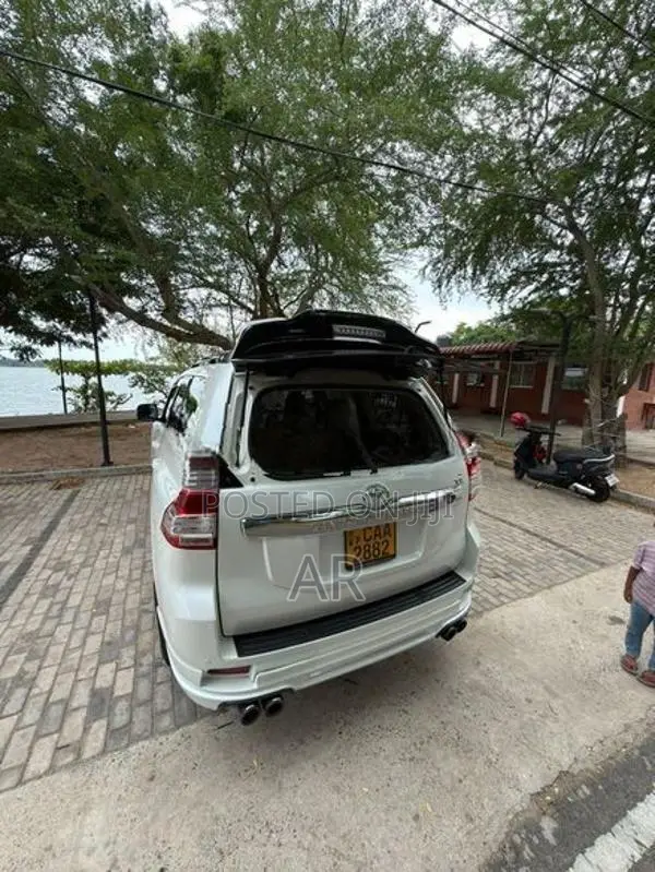 Toyota Land Cruiser Prado TX 2013