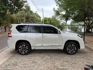 Toyota Land Cruiser Prado TX 2013