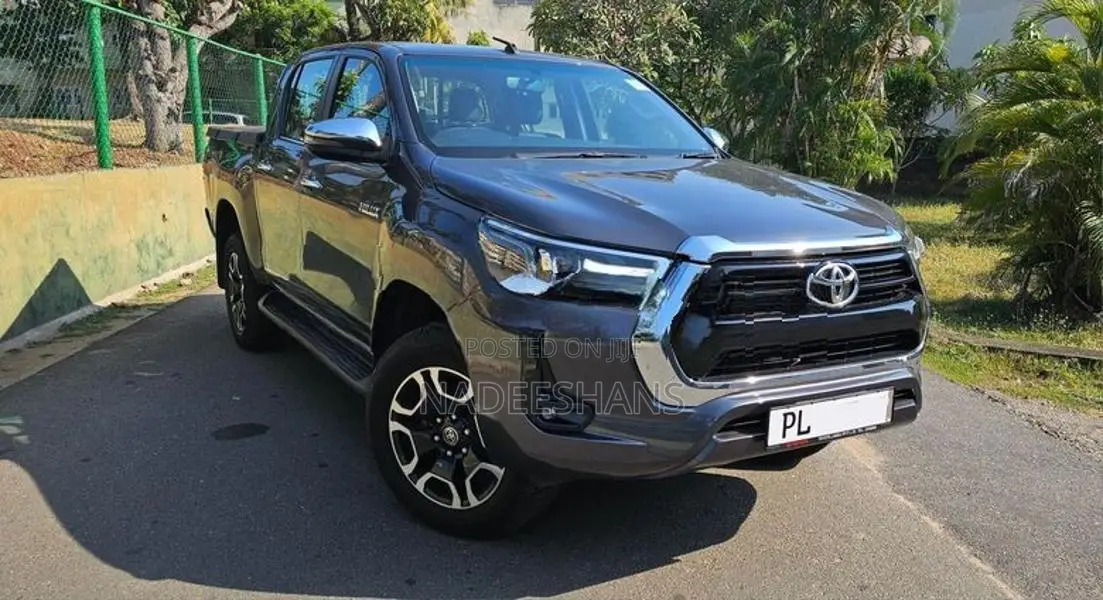 Toyota Hilux V Diesel Auto 2025