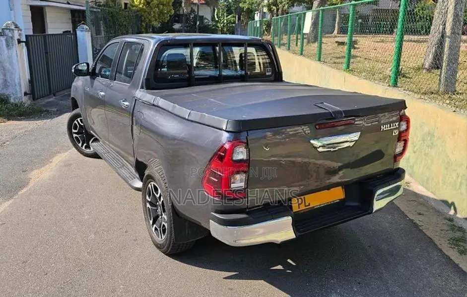Toyota Hilux V Diesel Auto 2025