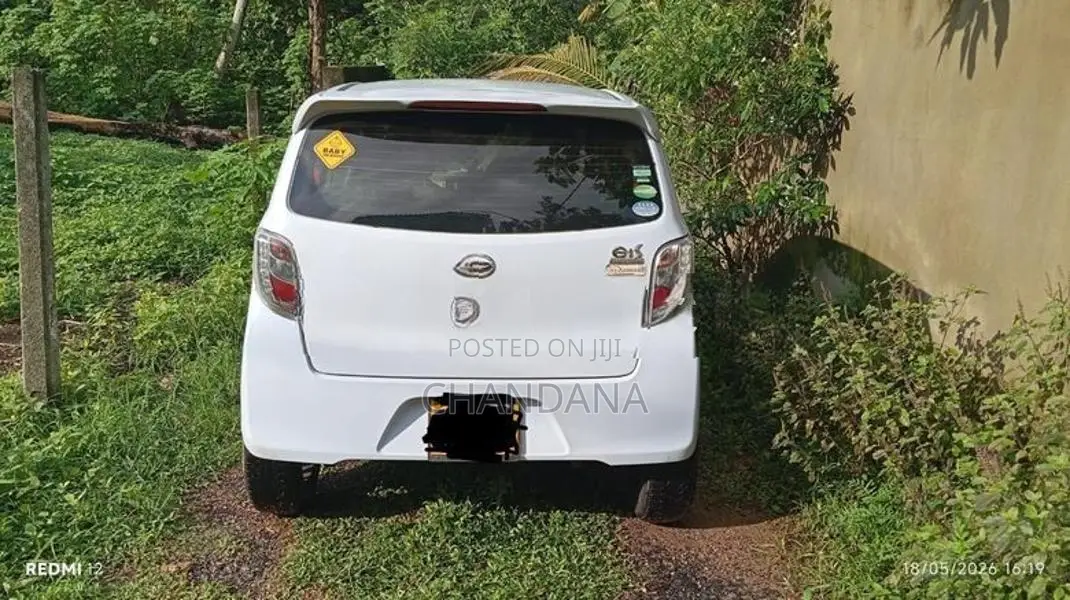 Daihatsu Mira 2015