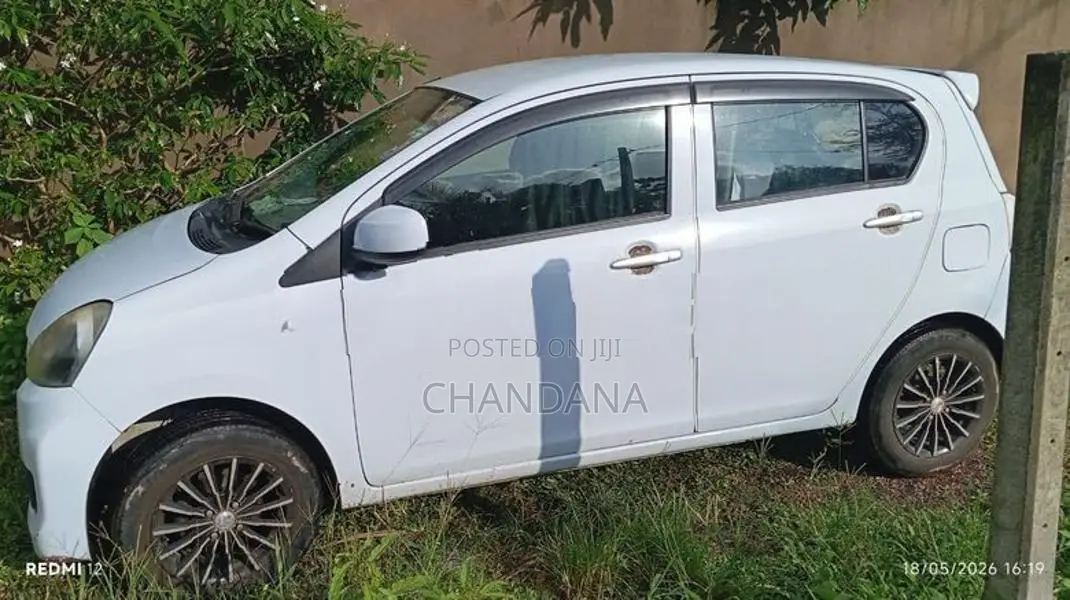 Daihatsu Mira 2015