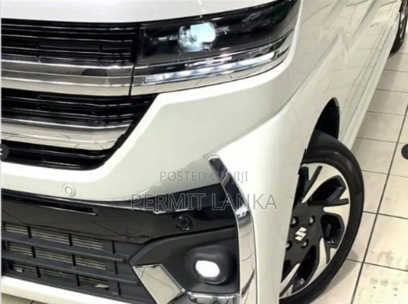 Suzuki Spacia Custom Hybrid XS 2023