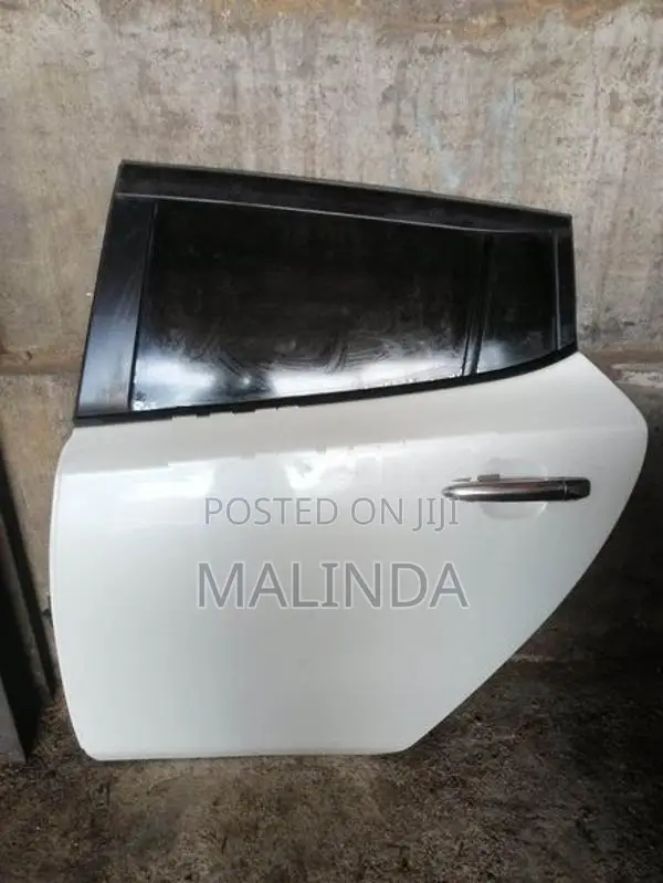 Nissan Leaf (AZE0) LH Rear Door - Reconditioned