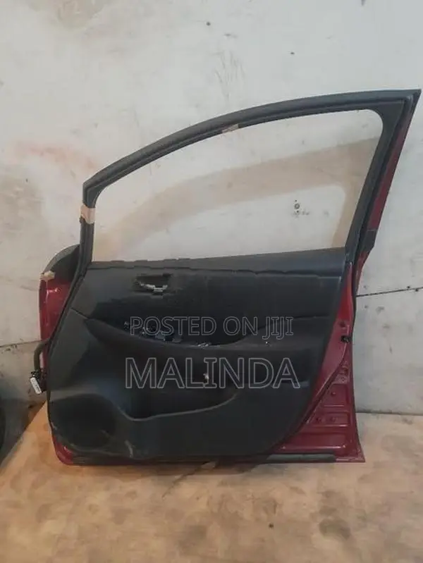 Nissan Leaf (AZE0) RH Front Door - Reconditioned