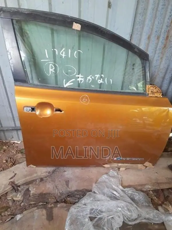 Nissan Leaf (AZE0) RH Front Door - Reconditioned