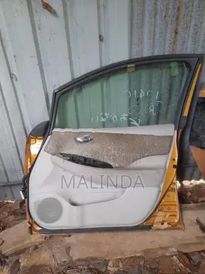 Nissan Leaf (AZE0) RH Front Door - Reconditioned