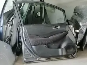 Nissan Leaf (AZE0) LH Front Door - Reconditioned