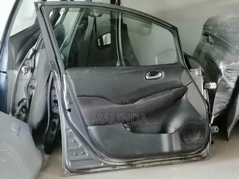 Nissan Leaf (AZE0) LH Front Door - Reconditioned