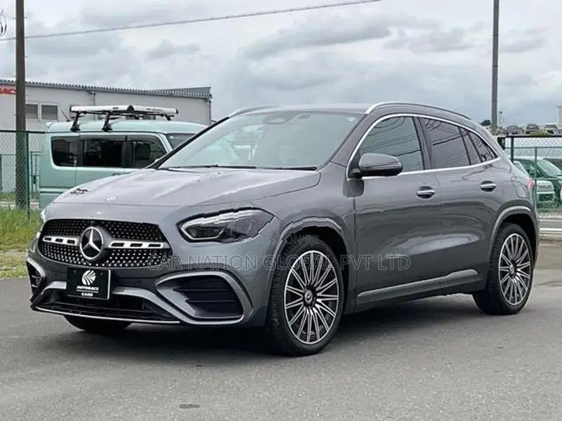 Mercedes Benz GLA 180 AMG Line Package 2025