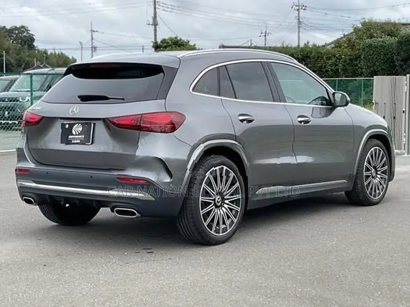 Mercedes Benz GLA 180 AMG Line Package 2025