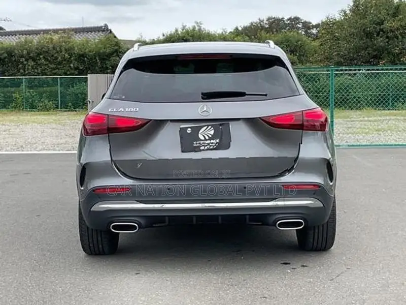 Mercedes Benz GLA 180 AMG Line Package 2025