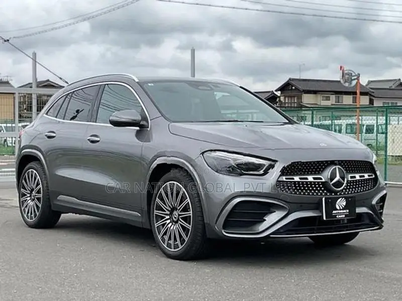 Mercedes Benz GLA 180 AMG Line Package 2025